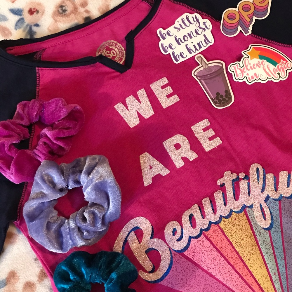 Vsco girl bundle lot size 10 stickers & phone grip